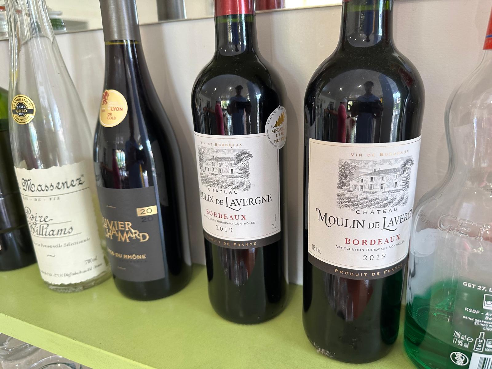 Sélection de vins — Château Moulin de Lavergne Bordeaux 2019, Côtes du Rhône — au bar de La Terrasse