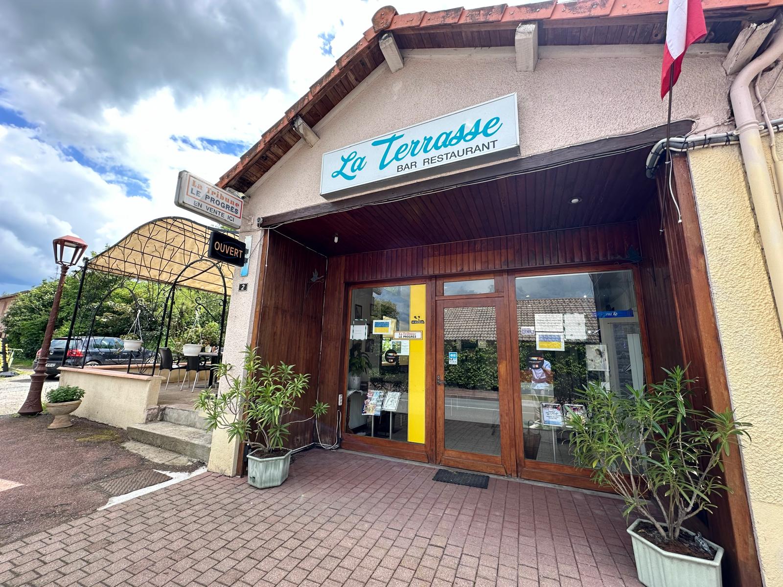 Entrée principale du bar restaurant La Terrasse